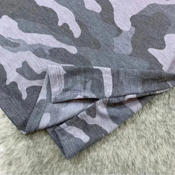 NWT Old Navy Active Camo Top - Picture 6 of 9